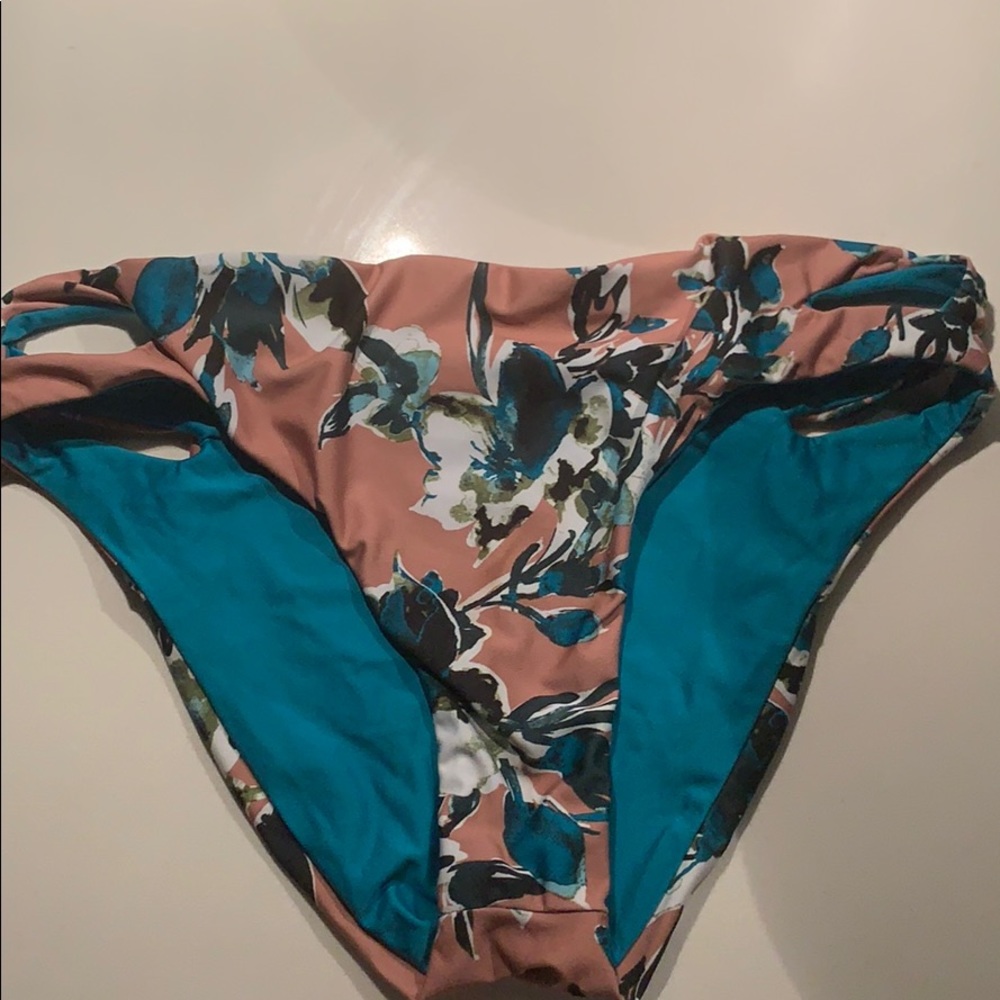 Splendid bikini!